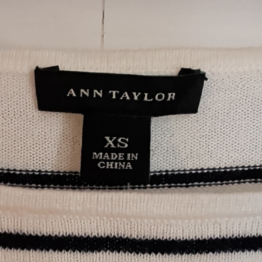 NWT Ann Taylor Black and White Striped Floral Long Sleeve Sweater Top, Sz XS - Picture 2 of 7